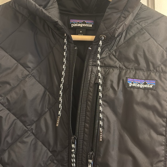 Patagonia Black Quilted Bomber Hoody Wmns Medium - Picture 2 of 2